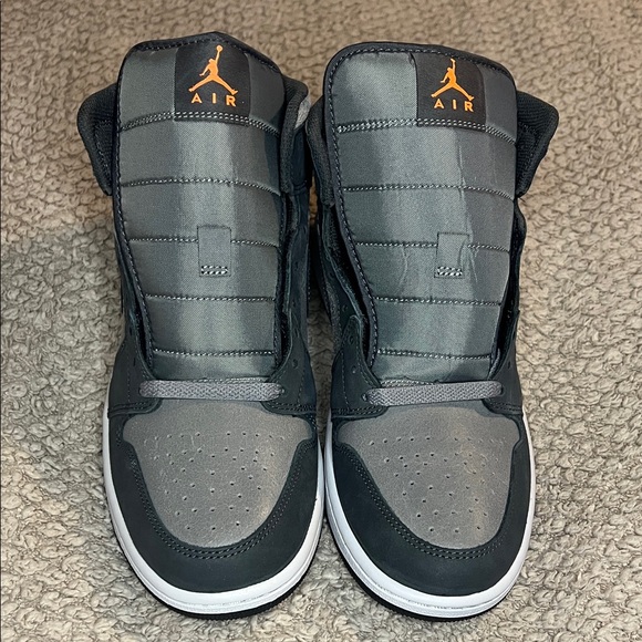 Nike Air Jordan 1 Mid SE Shoes Night Stadium Black - Picture 4 of 14